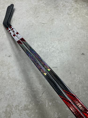 2 PACK 65 Flex Custom P92M True Hzrdus 9x4 Right Hand Hockey Stick Pro Stock (New)