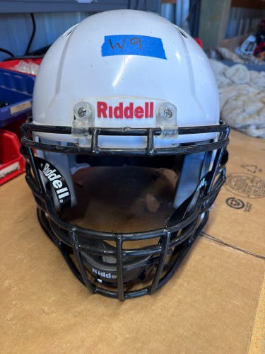 USED RIDDELL SPEED ICON YOUTH HELMET - LARGE - WHITE