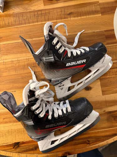 Black/Gray 2023 Bauer Vapor XLTX Pro+ Hockey Skates Regular Width Size 3 (Used)