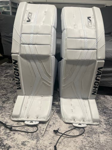 34" Vaughn Velocity V10 Goalie Leg Pads (Used)