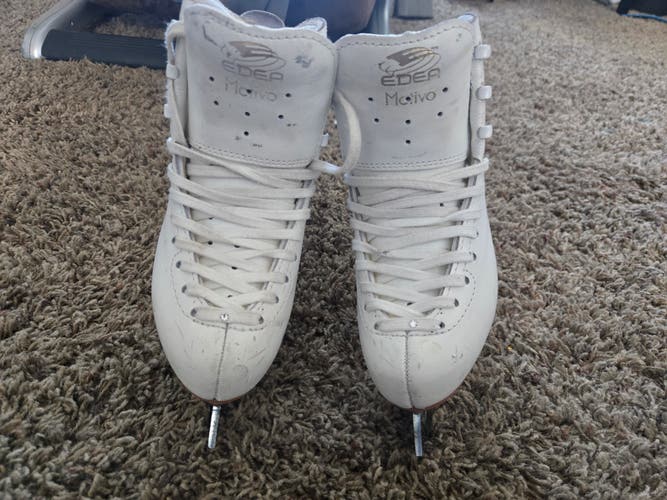 EDEA Motivo Figure Skates C Junior 2 (Used)