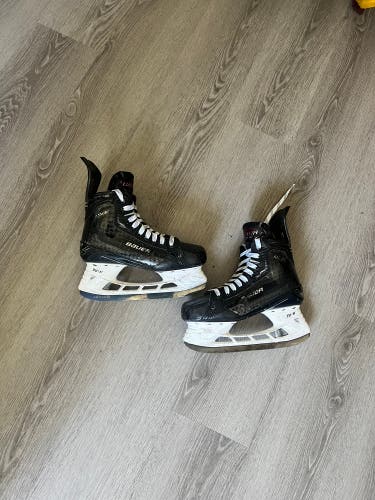 2022 Bauer Supreme Mach Hockey Skates Size 6.5 (Used)
