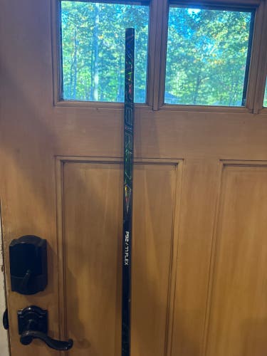 Senior Bauer Vapor Flylite Right Handed Hockey Stick P92 77 Flex (New)