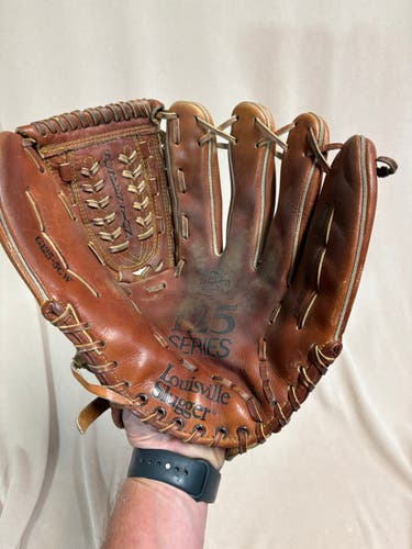 RH Louisville Slugger 125 Series Baseball Glove (Used)