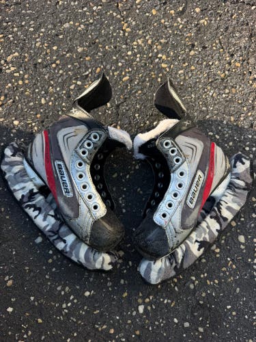 2011 Bauer Vapor X1.0 Hockey Skates Regular Width Size 2 (Used)