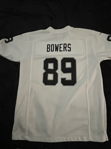 White Medium Boys Brock Bowers Nike Football Jersey fairly used bought for 100$