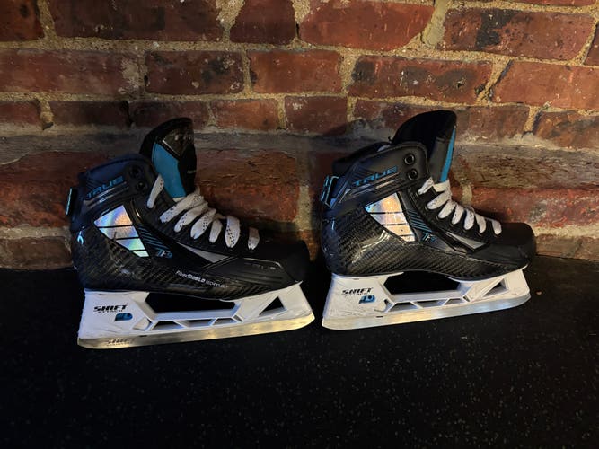 2021 True TF9 Hockey Goalie Skates Regular Width Size 4.5 (Used)