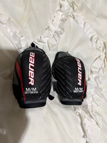 Youth Medium Bauer Lil Sport Elbow Pads (Used)