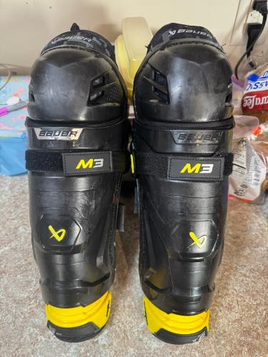 JR 12” Bauer Supreme M3 12" Shin guard Pads (Used) junior 12 inch ice hockey pad
