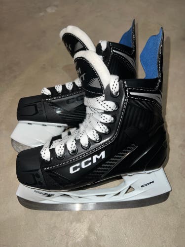 CCM Next Hockey Skates Regular Width Size 2 (New)