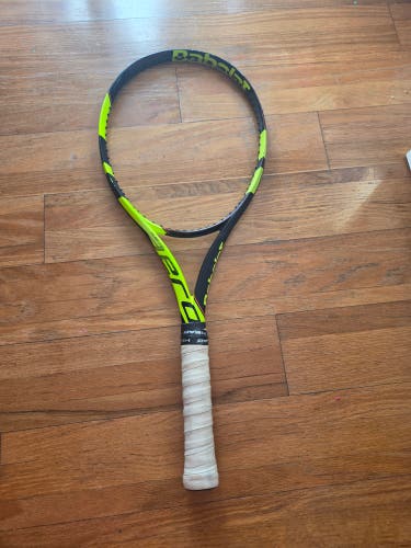 Babolat Pure Aero Tour (2019) | Gripsize 4 5/8 | Good Condition