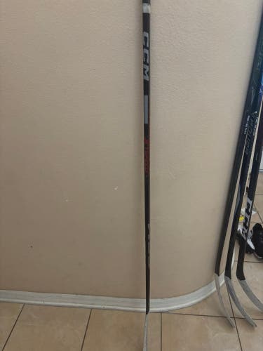 Intermediate CCM JetSpeed FT5 Right Handed Hockey Stick P28 65 Flex (New)