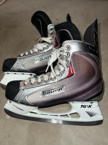 2013 Bauer Vapor X60 Hockey Skates Regular Width 9 (Used)