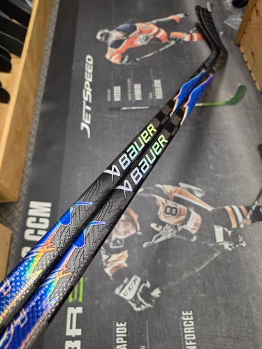 2PACK | P92 | 77 Flex NEW! Senior Bauer Vapor Flylite Left Hand Hockey Stick Pro Stock (New)