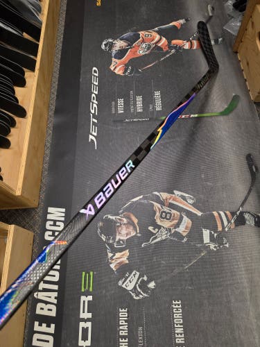 P90TM | 82 Flex NEW! Senior Bauer Vapor Flylite Left Hand Hockey Stick P90TM 82 Flex Pro Stock (New)