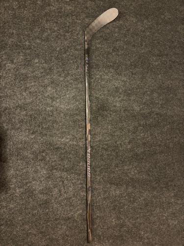 Intermediate Bauer Vapor Flylite Right Handed Hockey Stick P28 55 Flex (Used)