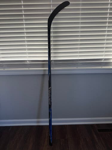 Junior Bauer Vapor Flylite Left Hand Hockey Stick P92 50 Flex (New)