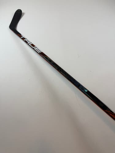 True HZRDUS 9X4 90 Flex P28M RH Pro Stock Hockey Stick (New)