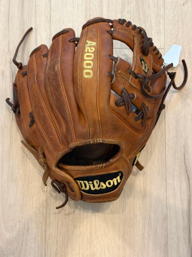 Wilson A2000 DP15 RH Infield Baseball Glove 11.5" (Used)