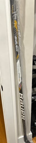 Senior Bauer TotalOne NXG Right Handed Hockey Stick P92 95 Flex Pro Stock (New)