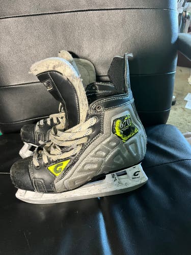 Graf Supra 670 Hockey Skates Regular Width 8 (Used)