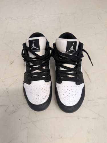 Men's Size M 9.0 (W 10.0) Air Jordan Low Top Molded Cleats (Used)