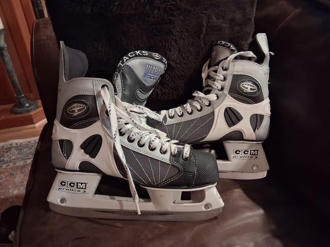 CCCM Senior Size 8 Ultra Tacks Hockey Skates Regular Width 8 (Used)