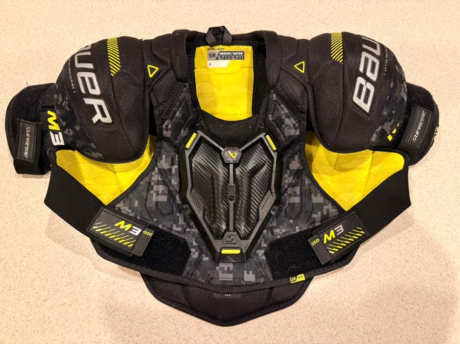 Men's Medium Senior Bauer Supreme M3 Shoulder Pads (Used)