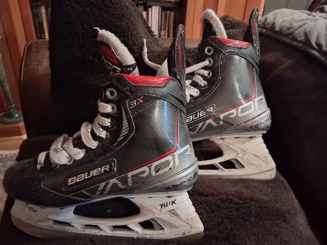 Bauer Vapor 3X Hockey Skates Senior Size 5.5 Regular Width 5.5 (Used)