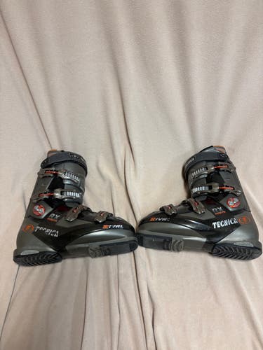 Mondo 29 & 29.5 Men's Tecnica All Mountain Rival RX Ski Boots (Used)