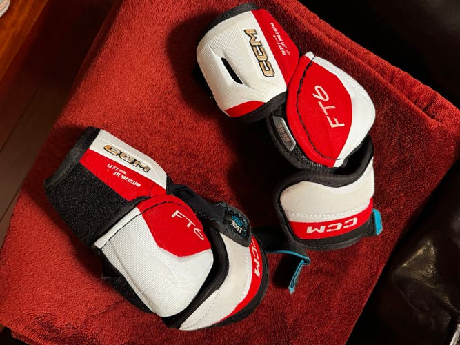 Junior Medium CCM JetSpeed FT6 Elbow Pads (Used)