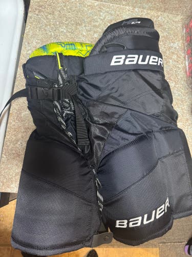 JR MD Bauer HP Elite ice Hockey player Pants Junior medium pant used