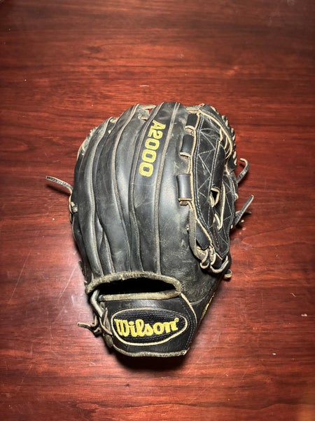 Wilson A2000 RHT Pitcher's Baseball Glove 12" (Used)