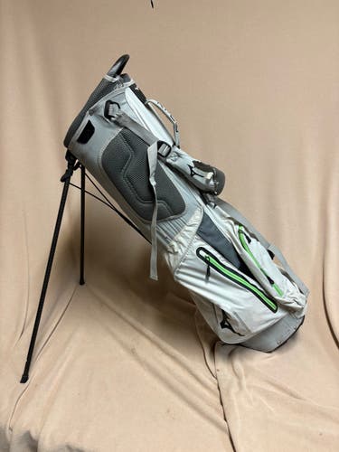 Unisex Mizuno Bag (Used)