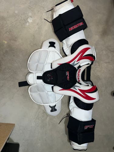 Medium Vaughn Epic 8404 Goalie Chest Protector (Used)