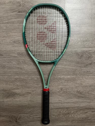 Yonex Percept 97H (330g) | Gripsize 4 1/2 | Good Condition