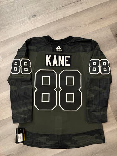 Patrick Kane Blackhawks Army Camo Adidas Authentic Jersey - 46
