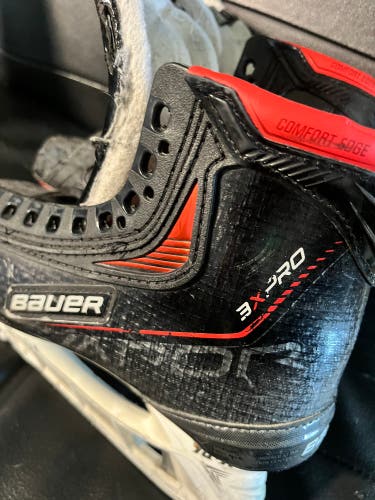 2021 Bauer Vapor 3X Pro Hockey Skates Regular Width Size 3 (Used)
