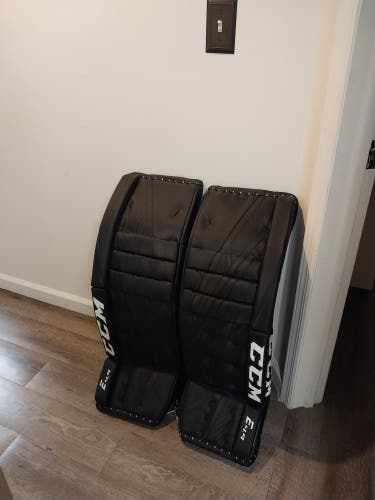 34" CCM Extreme Flex 4 Goalie Leg Pads Pro Stock (Used)