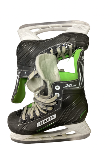 Used Bauer XLS Junior Hockey Skate Junior 02 11613-S000191705