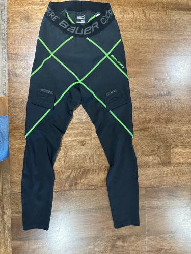 Black XS Kids Unisex Bauer Compression (Used)