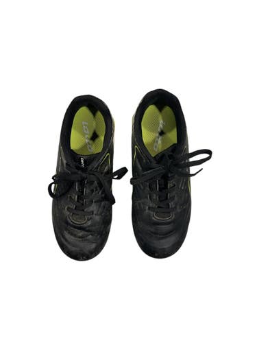 Used Umbro Soccer Cleats Black Youth 11.0 11847-S000039640