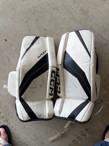 24" CCM YTFLEX 3 Goalie Leg Pads (Used)