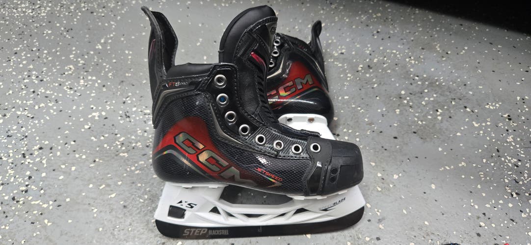 Black 2025 CCM JetSpeed FT8 Pro Hockey Skates Regular Width Size 1.5 (Used)