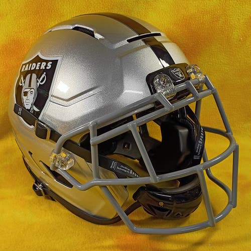 Yes! Las Vegas Raiders custom fullsize football helmet Schutt F7 Air YXL New mask