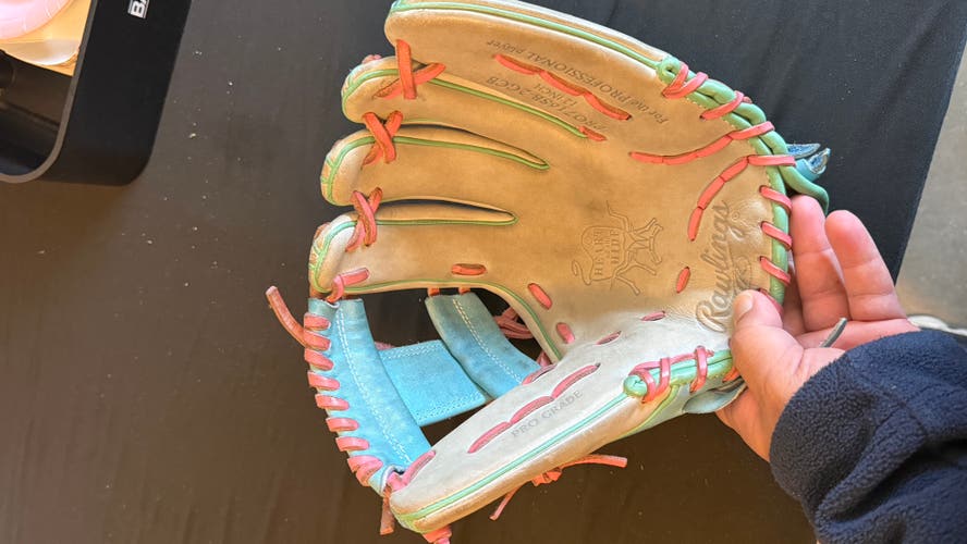 2024 Rawlings Heart of the Hide RH Infield softball Glove 12" (Used)