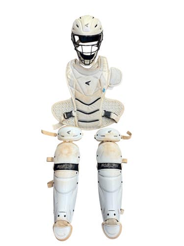 Used Easton JENN SCHRO VERY BEST SET Catchers Chest Protector White Intermed 11835-S000212121