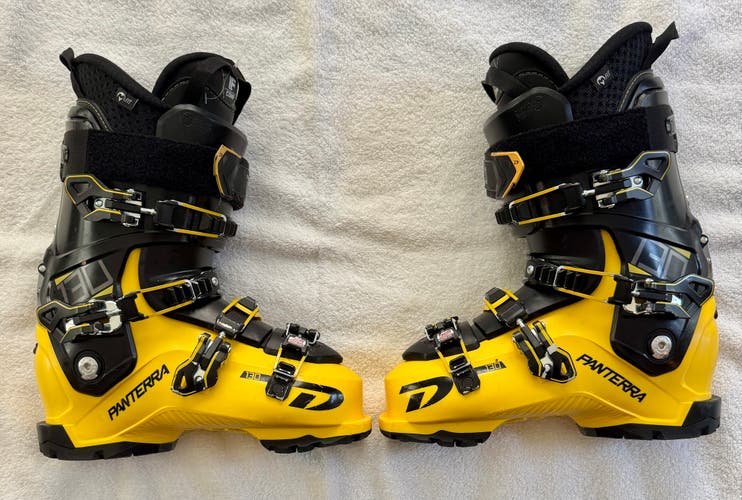 Mondo 26 & 26.5 Unisex Dalbello All Mountain Panterra 130 Ski Boots Stiff Flex (Used)