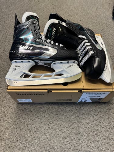 Bauer Supreme F30 Hockey Skates Regular Width 6 (New)