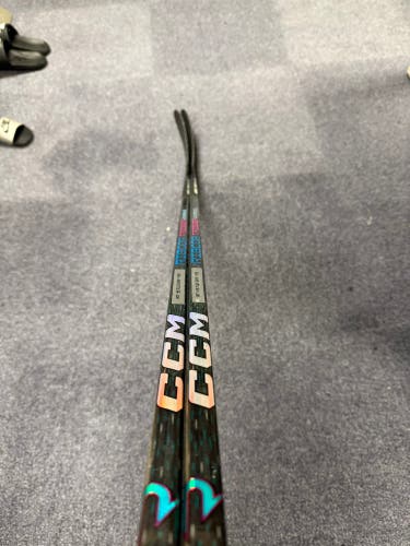 Intermediate CCM Ribcor Team Right Handed Hockey Stick P28 65 Flex Pro Stock (New)